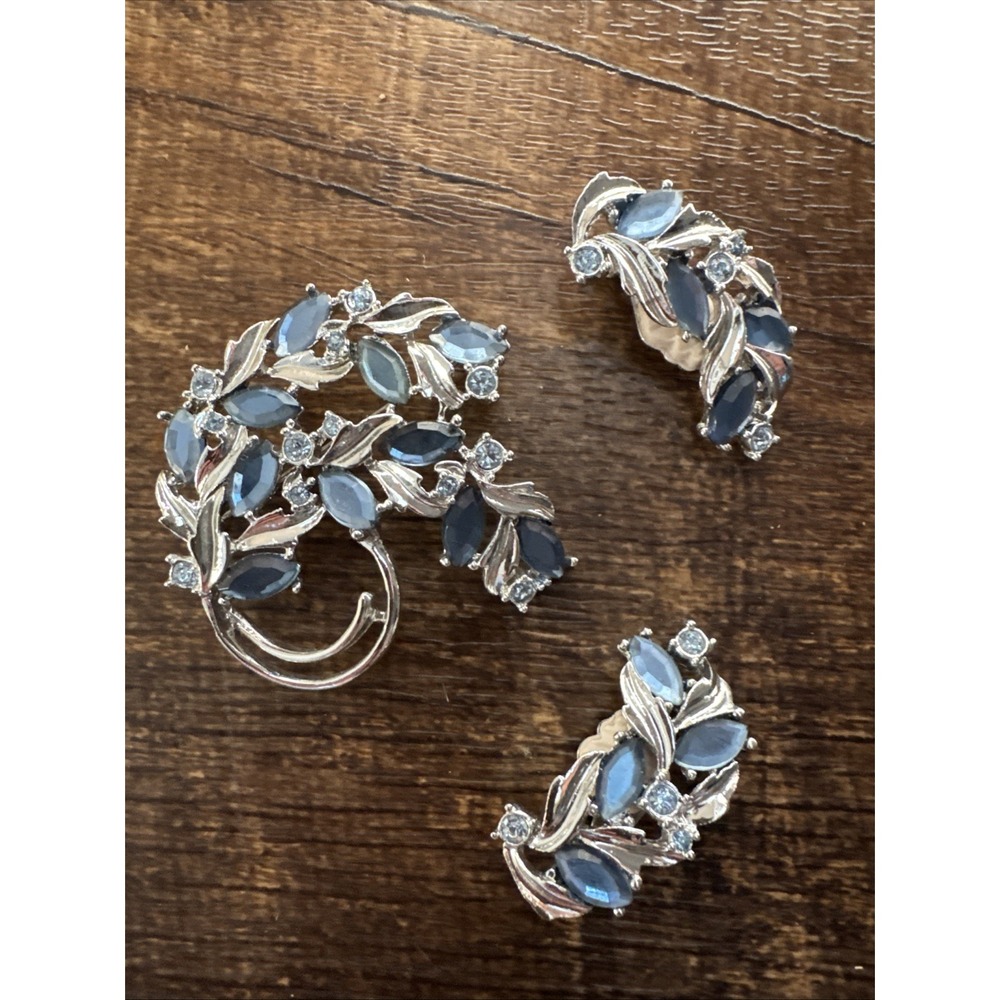VTG Sarah Coventry Brooch Clip Ons Pin Blue Champagne Navette Silver Tone 1958
